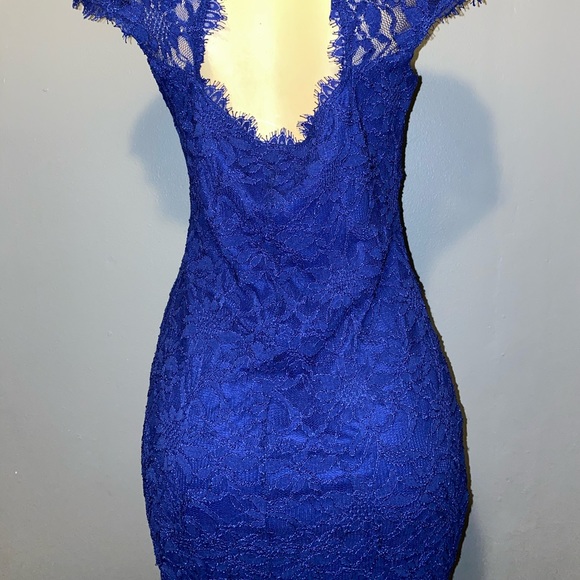 Blue lace dress - Picture 5 of 6